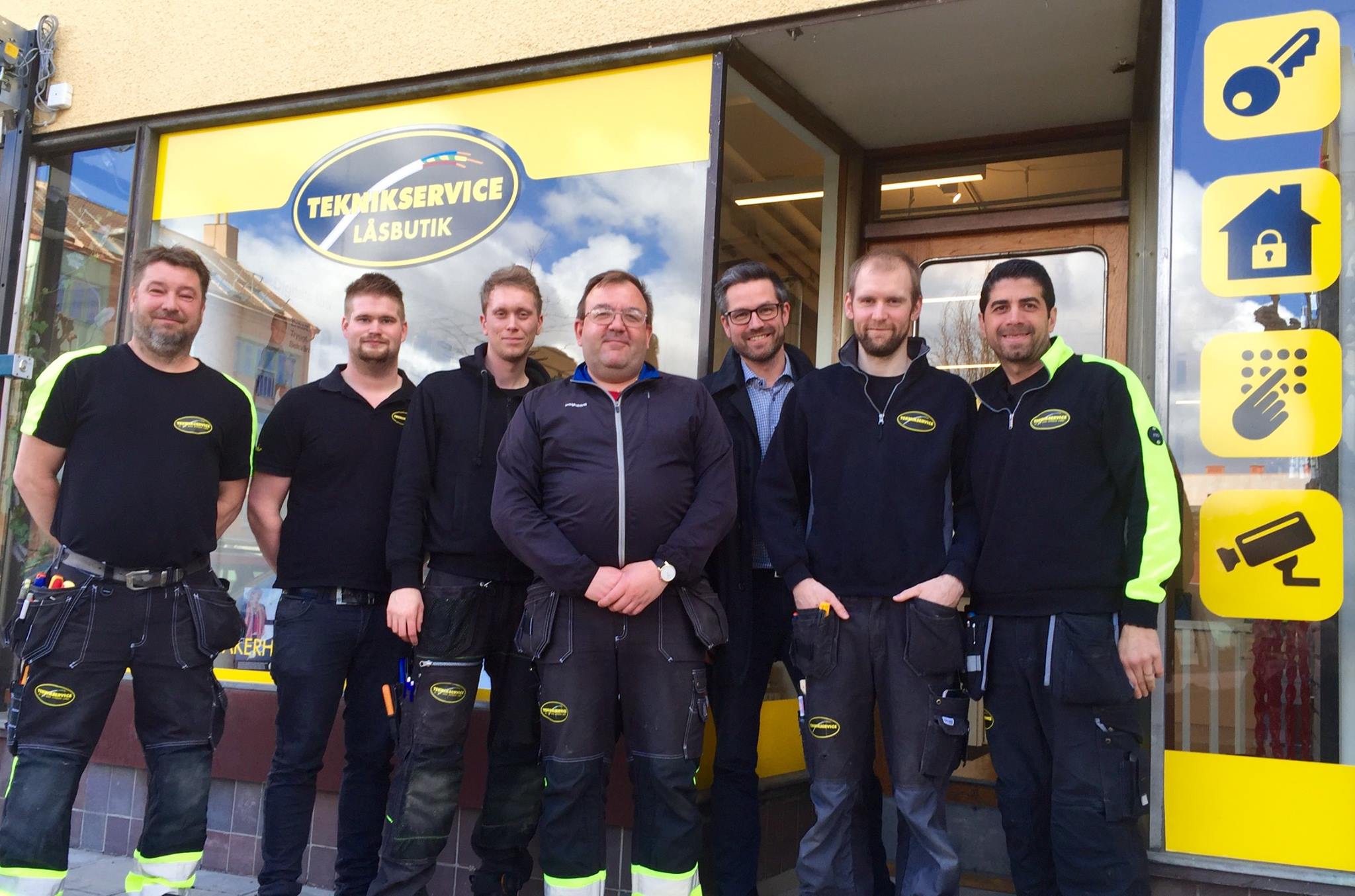 teknikservice teamet utanför låsbutik